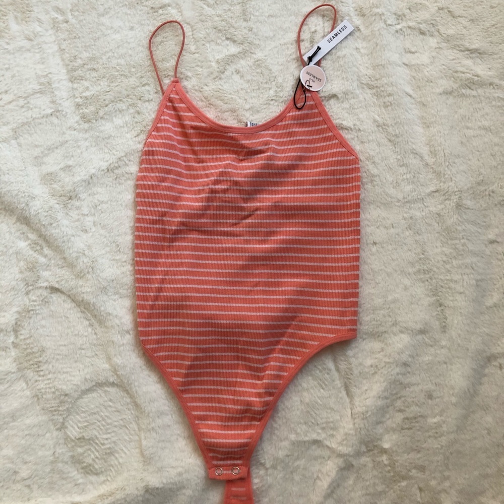 Striped ribbed body suit.